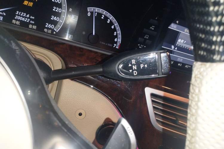 Used Mercedes-Benz S-Class 2010 S 300 L Luxury Model Gear Lever
