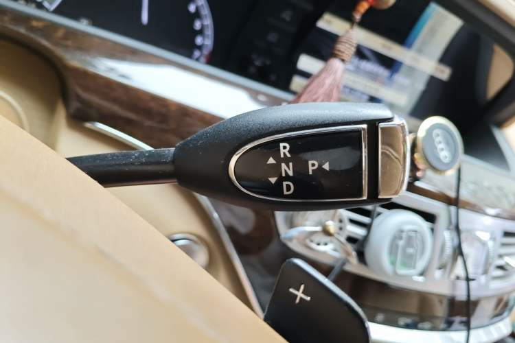 Used Mercedes-Benz S-Class 2010 S 300 L Business Model Gear Lever