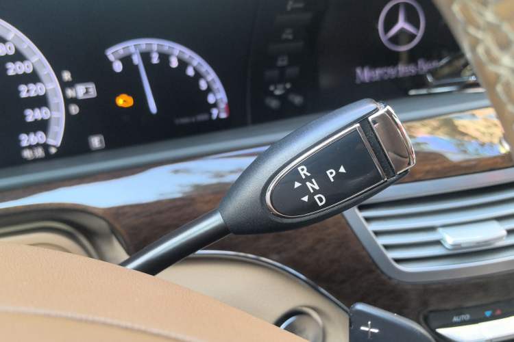 Used Mercedes-Benz S-Class 2010 S 300 L Business Model Gear Lever