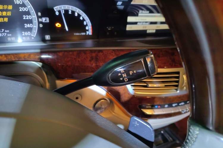 Used Mercedes-Benz S-Class 2010 S 600 L Gear Lever