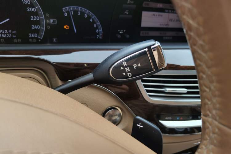 Used Mercedes-Benz S-Class 2010 S 300 L Luxury Model Gear Lever