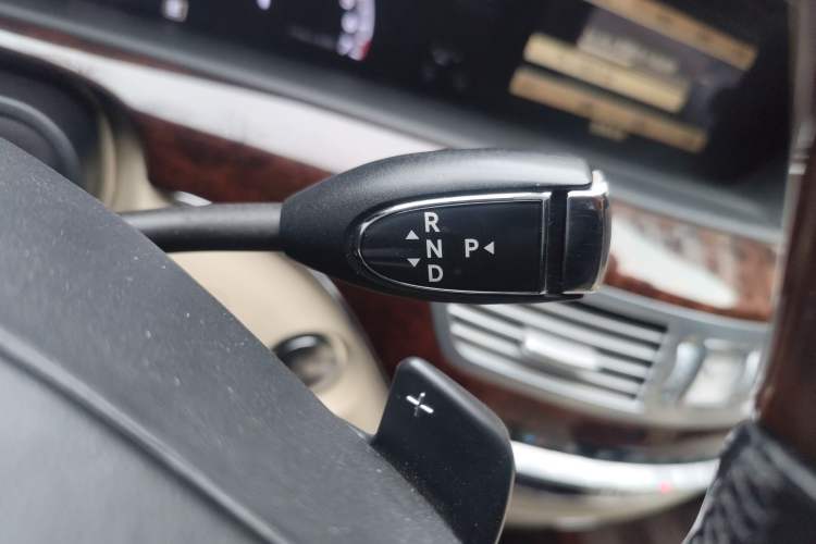 Used Mercedes-Benz S-Class 2010 S 400 L HYBRID Gear Lever