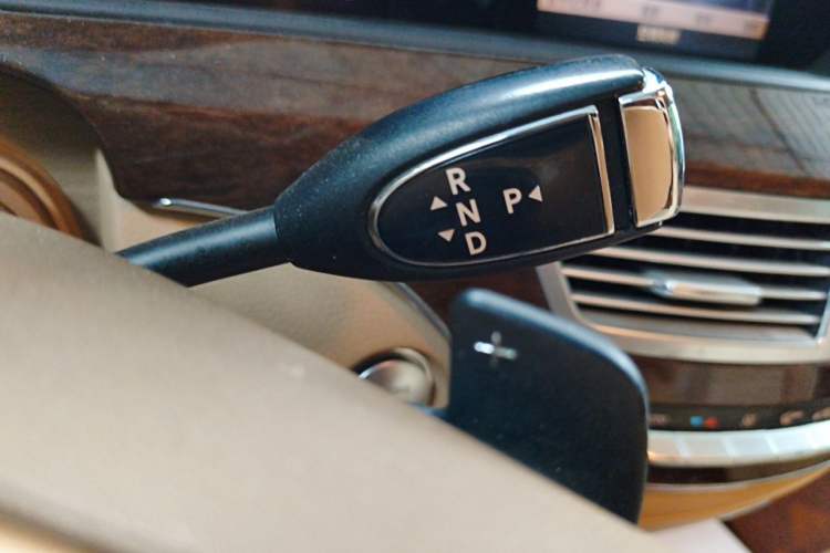 Used Mercedes-Benz S-Class 2010 S 300 L Luxury Model Gear Lever