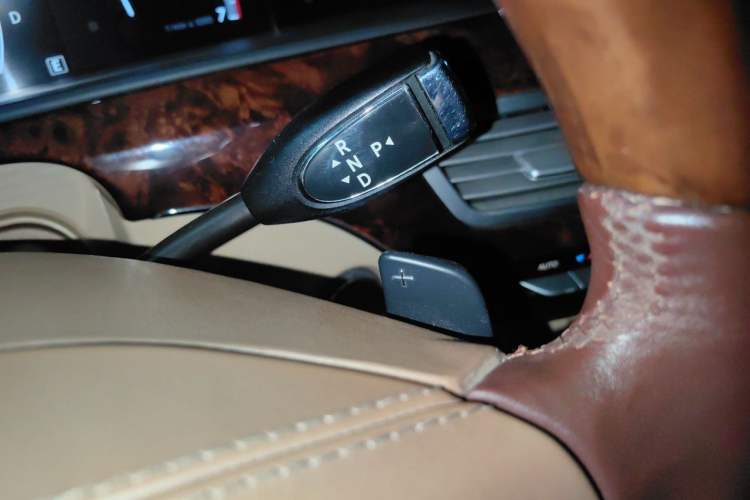 Used Mercedes-Benz S-Class 2010 S 350 L 4MATIC Gear Lever