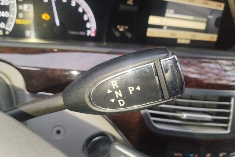 Used Mercedes-Benz S-Class 2010 S 400 L HYBRID Gear Lever