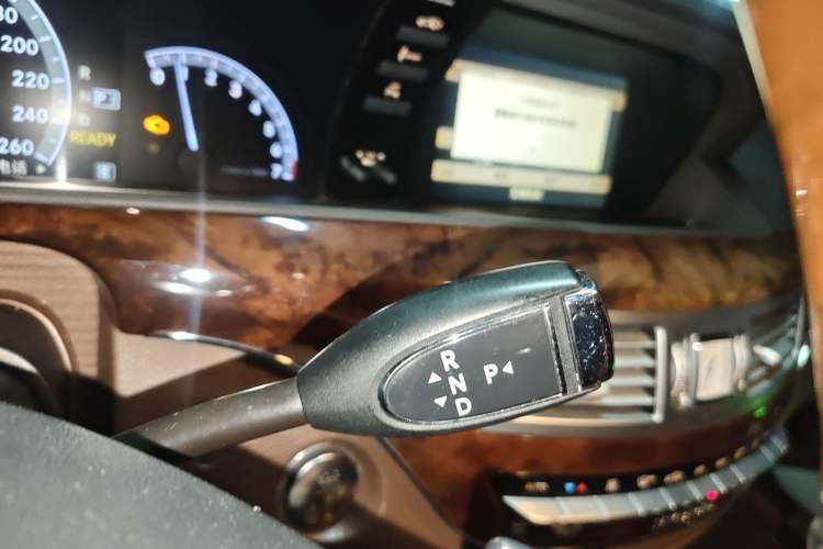 Used Mercedes-Benz S-Class 2010 S 400 L HYBRID Gear Lever