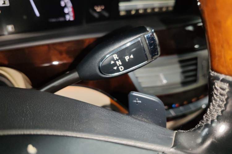 Used Mercedes-Benz S-Class 2010 S 600 L Gear Lever