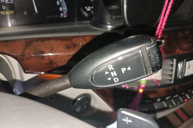 Used Mercedes-Benz S-Class 2010 S 400 L HYBRID Gear Lever