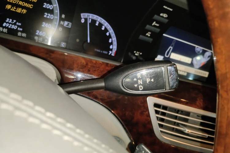 Used Mercedes-Benz S-Class 2010 S 400 L HYBRID Gear Lever