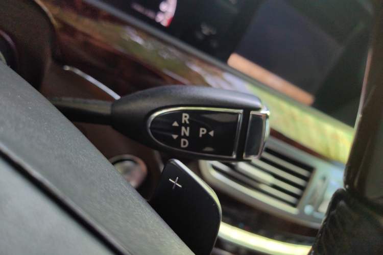 Used Mercedes-Benz S-Class 2010 S 400 L HYBRID Gear Lever
