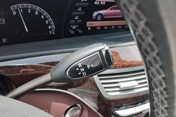 Used Mercedes-Benz S-Class 2010 S 300 L Luxury Model Gear Lever