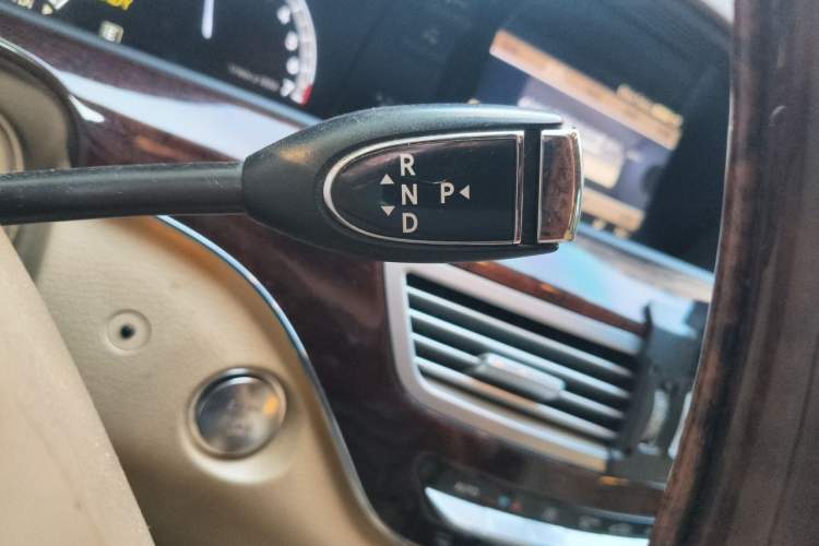 Used Mercedes-Benz S-Class 2010 S 400 L HYBRID Gear Lever