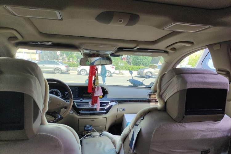 Used Mercedes-Benz S-Class 2010 S 300 L Luxury Model Headliner