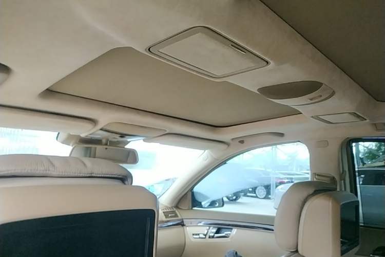 Used Mercedes-Benz S-Class 2010 S 350 L Luxury Model Headliner