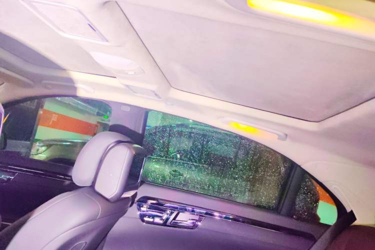 Used Mercedes-Benz S-Class 2010 S 300 L Luxury Model Headliner