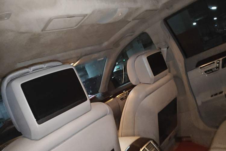 Used Mercedes-Benz S-Class 2010 S 500 L 4MATIC Headliner