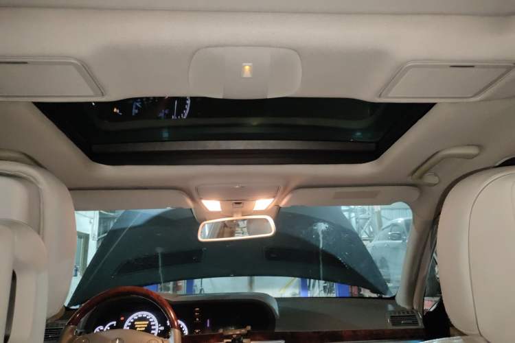 Used Mercedes-Benz S-Class 2010 S 400 L HYBRID Headliner
