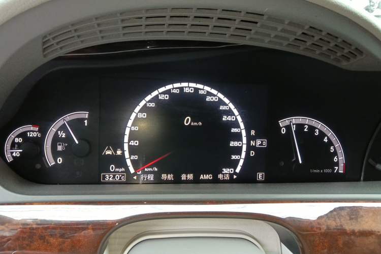 Used Mercedes-Benz S-Class 2010 S 300 L Luxury Model Instrument Cluster