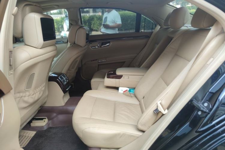 Used Mercedes-Benz S-Class 2010 S 300 L Luxury Model Left Rear Seat