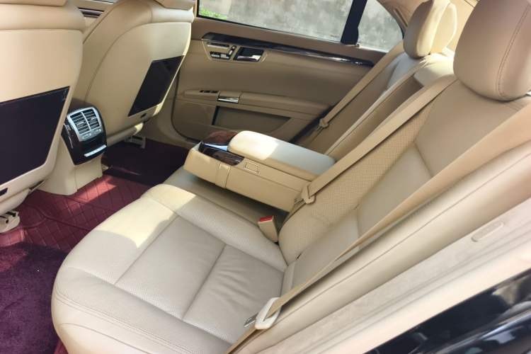 Used Mercedes-Benz S-Class 2010 S 500 L 4MATIC Left Rear Seat