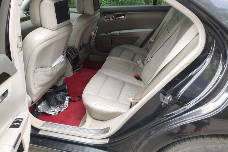Used Mercedes-Benz S-Class 2010 S 300 L Prestige Edition Left Rear Seat