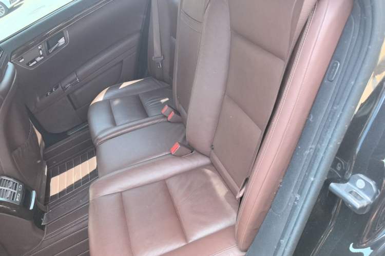 Used Mercedes-Benz S-Class 2010 S 300 L Prestige Edition Left Rear Seat