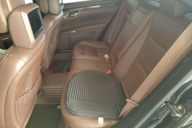 Used Mercedes-Benz S-Class 2010 S 300 L Luxury Model Left Rear Seat