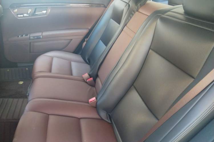 Used Mercedes-Benz S-Class 2010 S 300 L Luxury Model Left Rear Seat