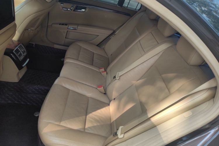 Used Mercedes-Benz S-Class 2010 S 300 L Luxury Model Left Rear Seat