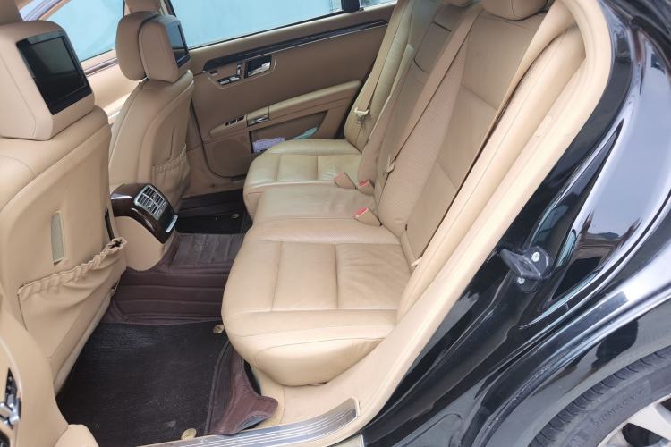 Used Mercedes-Benz S-Class 2010 S 300 L Luxury Model Left Rear Seat