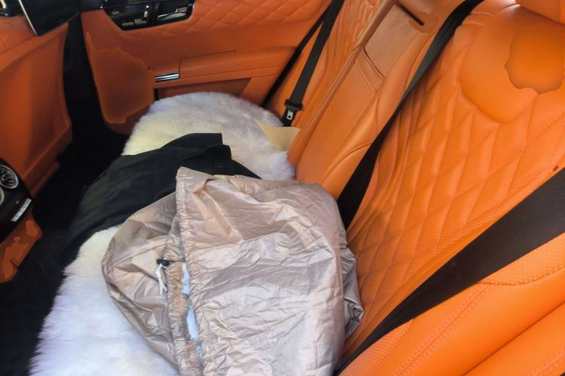 Used Mercedes-Benz S-Class 2010 S 350 L Luxury Model Left Rear Seat
