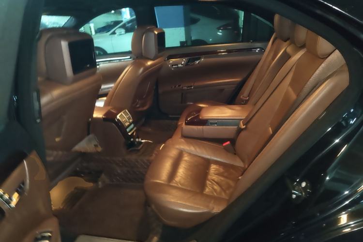 Used Mercedes-Benz S-Class 2010 S 400 L HYBRID Left Rear Seat