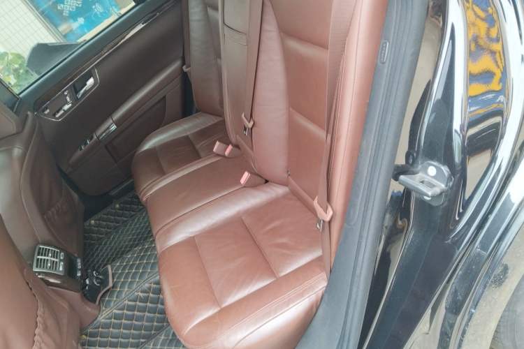 Used Mercedes-Benz S-Class 2010 S 300 L Prestige Edition Left Rear Seat