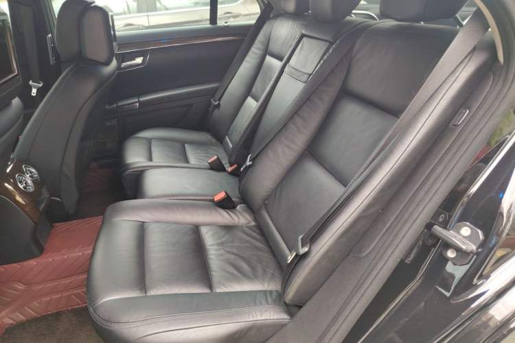Used Mercedes-Benz S-Class 2010 S 300 L Business Model Left Rear Seat