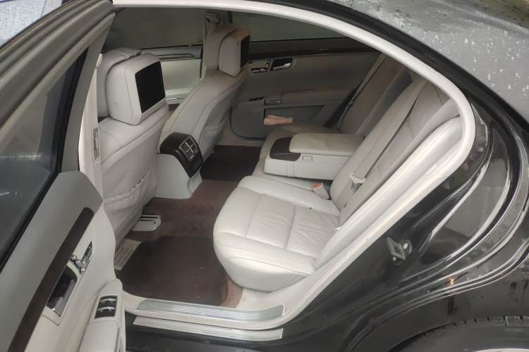 Used Mercedes-Benz S-Class 2010 S 300 L Business Model Left Rear Seat