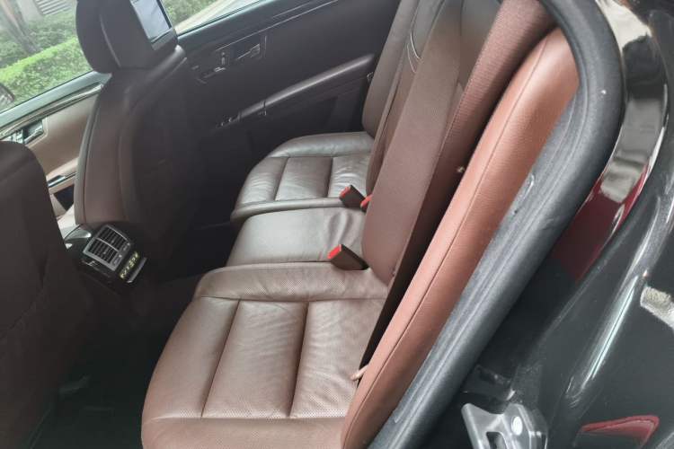 Used Mercedes-Benz S-Class 2010 S 300 L Luxury Model Left Rear Seat