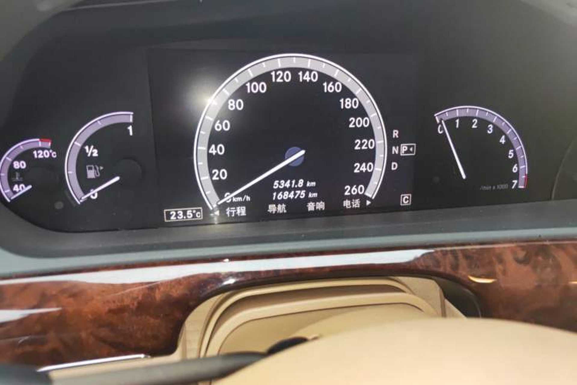 Used Mercedes-Benz S-Class 2010 S 350 L 4MATIC Odometer Close Up