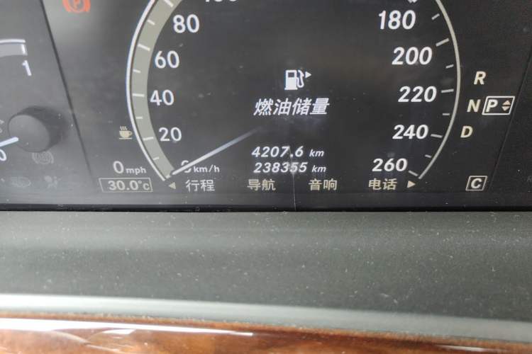 Used Mercedes-Benz S-Class 2010 S 350 L Luxury Model Odometer Close Up