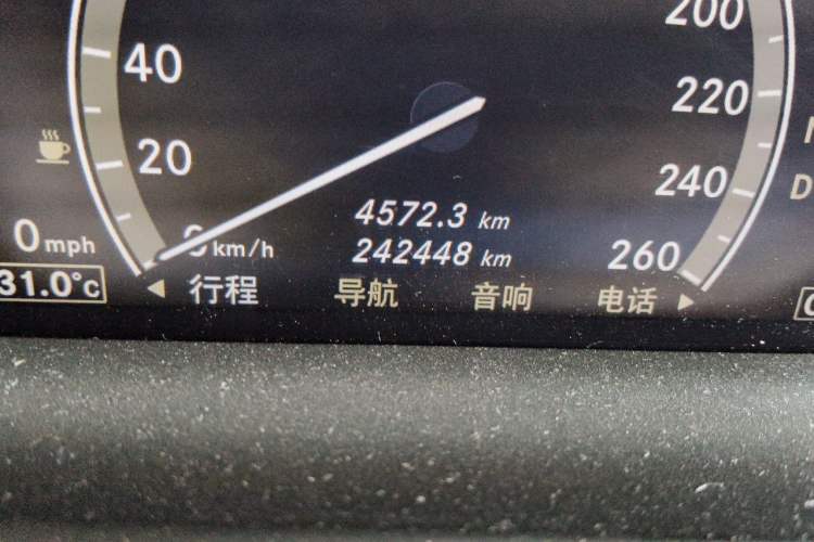 Used Mercedes-Benz S-Class 2010 S 350 L Luxury Model Odometer Close Up