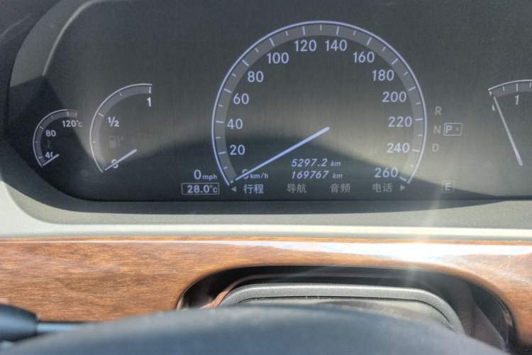 Used Mercedes-Benz S-Class 2010 S 300 L Prestige Edition Odometer Close Up