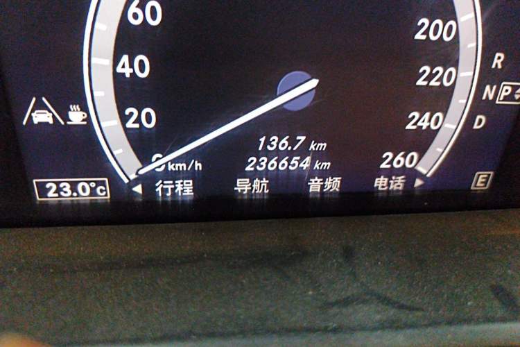 Used Mercedes-Benz S-Class 2010 S 300 L Luxury Model Odometer Close Up