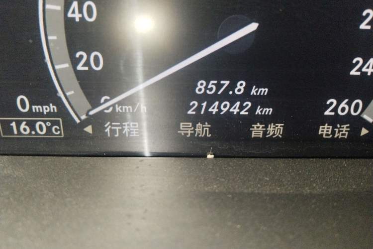 Used Mercedes-Benz S-Class 2010 S 400 L HYBRID Odometer Close Up