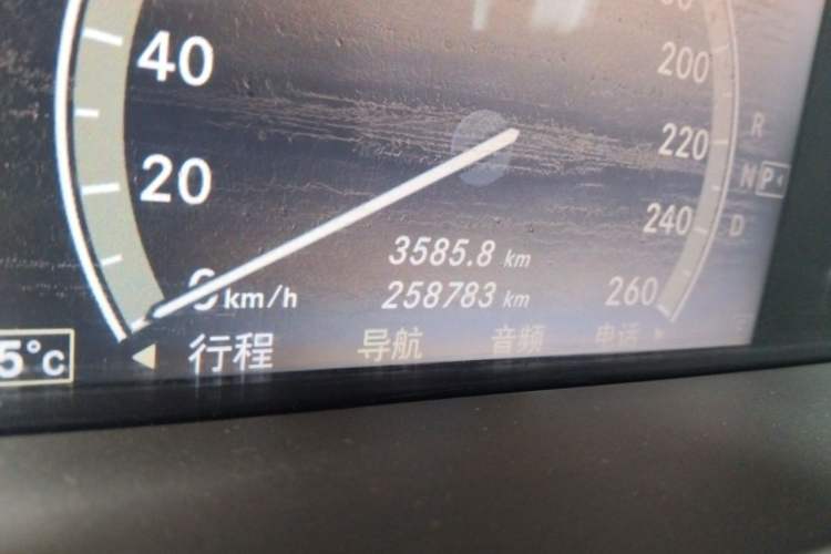 Used Mercedes-Benz S-Class 2010 S 300 L Prestige Edition Odometer Close Up
