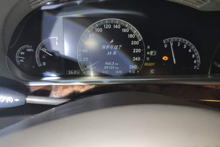Used Mercedes-Benz S-Class 2010 S 400 L HYBRID Odometer Close Up