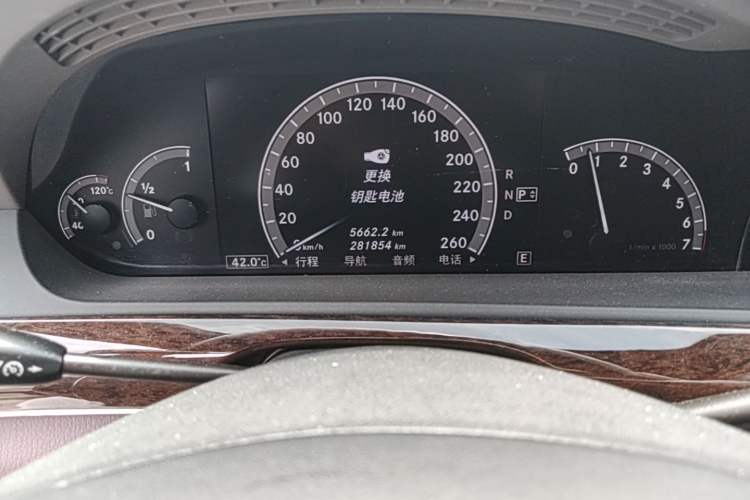 Used Mercedes-Benz S-Class 2010 S 300 L Luxury Model Odometer Close Up