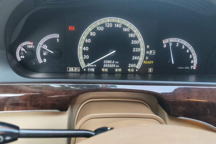 Used Mercedes-Benz S-Class 2010 S 400 L HYBRID Odometer Close Up