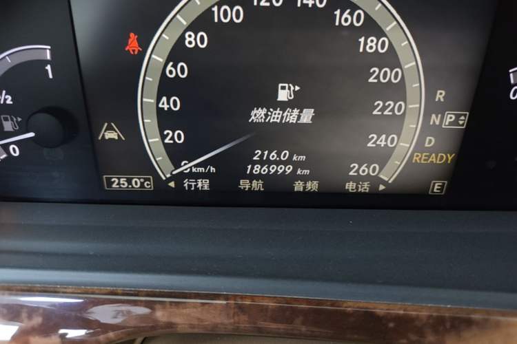 Used Mercedes-Benz S-Class 2010 S 400 L HYBRID Odometer Close Up