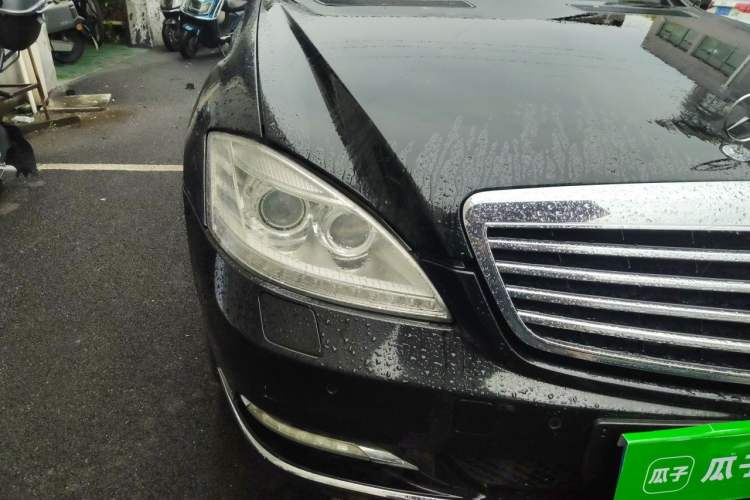 Used Mercedes-Benz S-Class 2010 S 400 L HYBRID Right Front Headlight