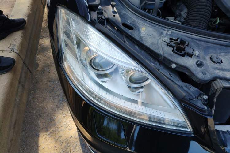 Used Mercedes-Benz S-Class 2010 S 300 L Luxury Model Right Front Headlight