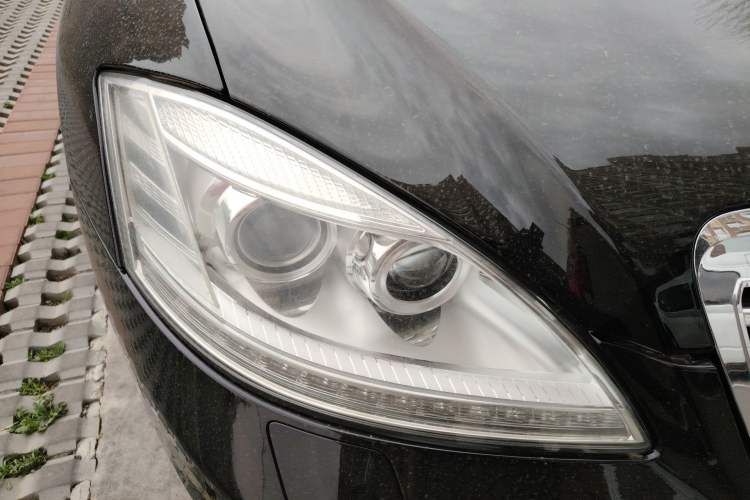 Used Mercedes-Benz S-Class 2010 S 300 L Luxury Model Right Front Headlight